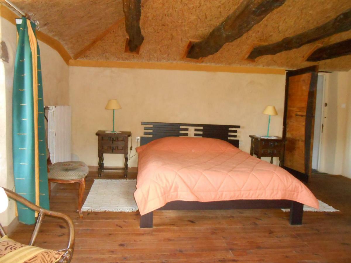 Chambre D'Hotes Des Monts Saint-Izaire Exterior foto